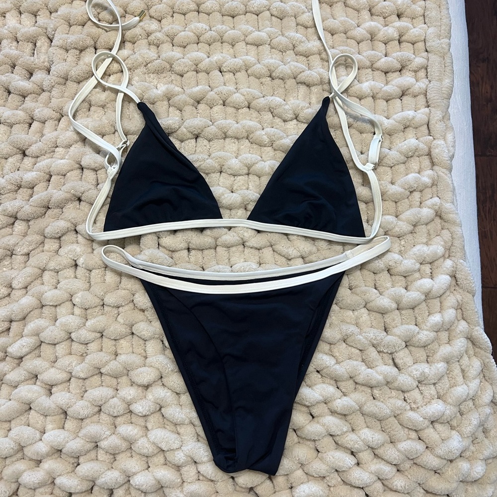 Monday Swimwear ivory/black bikini set